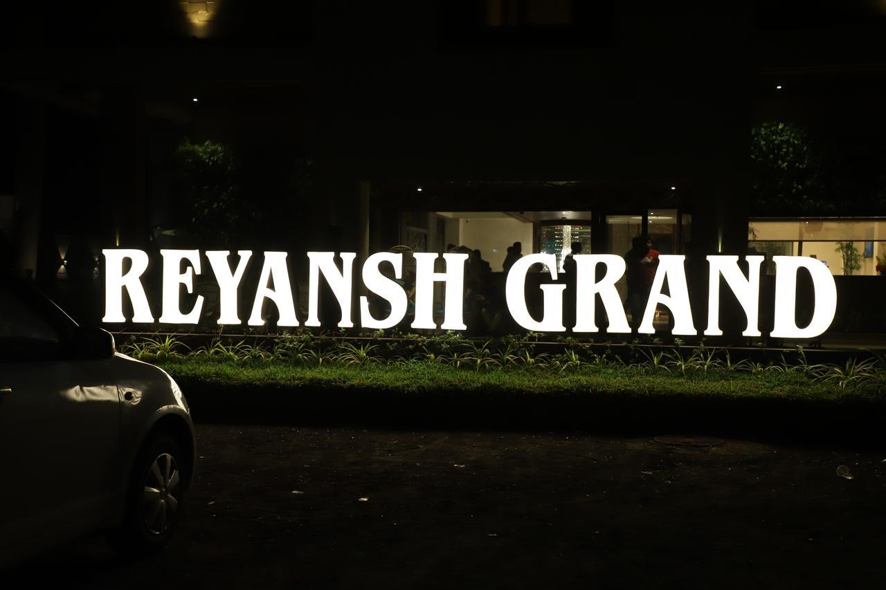 Hotel Reyansh Grand Boisar Ngoại thất bức ảnh